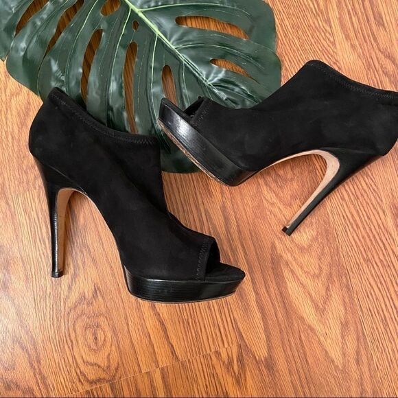 Via Spiga Black Elvis Nappa Heeled Ankle Booties 8 - Picture 2 of 6